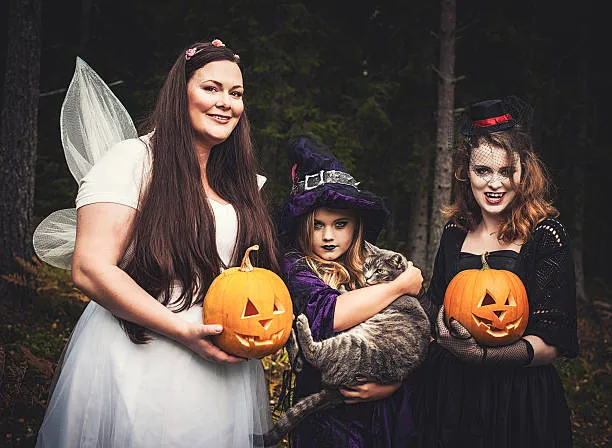 family of 3 halloween costumes